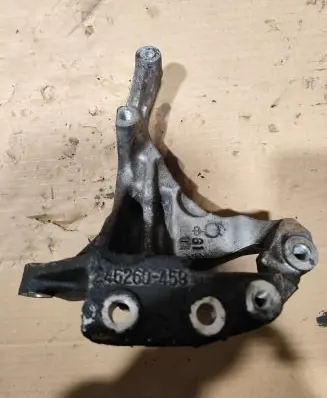Toyota Land Cruiser (J120) Engine mounting bracket 246260459