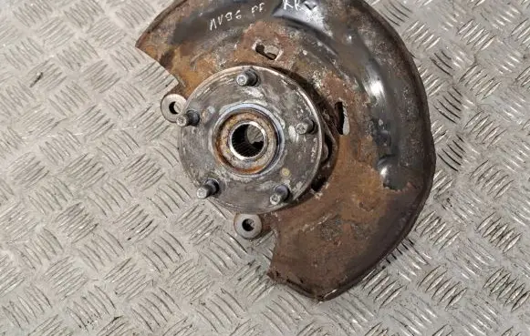 Toyota Avensis T270 Front wheel hub 4355002020 4321205090