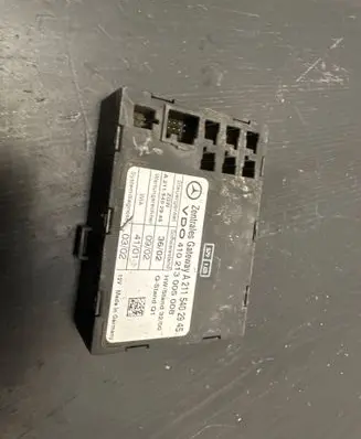 Mercedes-Benz E W211 Gateway control module A2115402945 410213005008