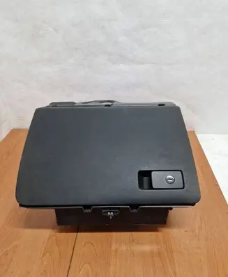 Volkswagen PASSAT B6 Glove box 3C1857114 P0108696 T0024226