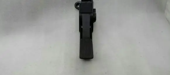 Mercedes-Benz GL X164 Accelerator throttle pedal A1643000504