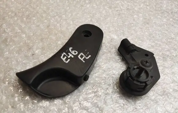 BMW 3 E46 Engine bonnet (hood) release handle 8223163