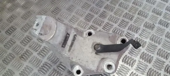 Honda Accord Engine mounting bracket
