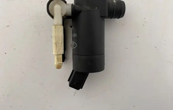 Ford Mondeo Mk III Windscreen/windshield washer pump 1S7117K624FC