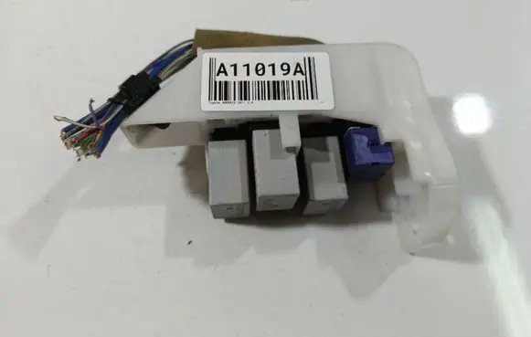 Toyota Avensis T270 Fuse box set 