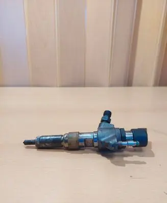 Volvo V60 Fuel injector 9802448680