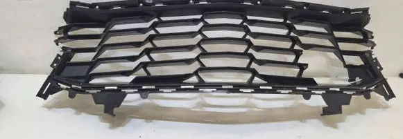Chevrolet Camaro Front bumper lower grill 84524888