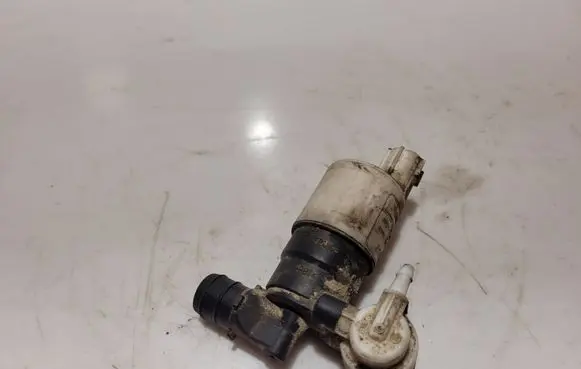 Volvo V60 Windscreen/windshield washer pump AV6117K624AA