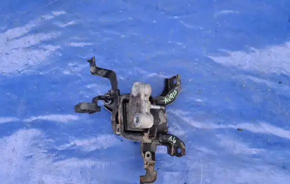 Toyota Auris 150 Engine mount vacuum valve 