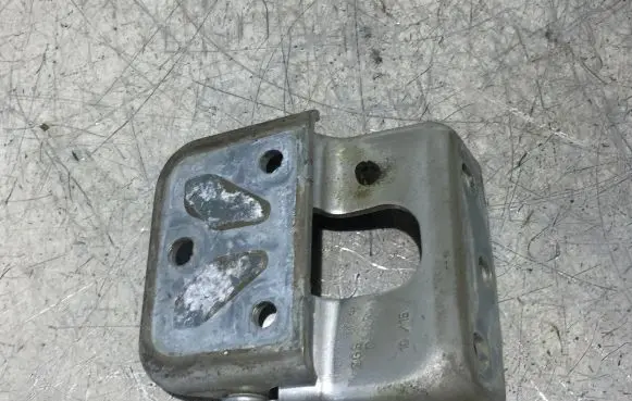 Mercedes-Benz Vito Viano W447 Tailgate/trunk/boot hinge A4477401137