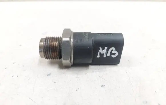 Mercedes-Benz R W251 Fuel pressure sensor 0281002504