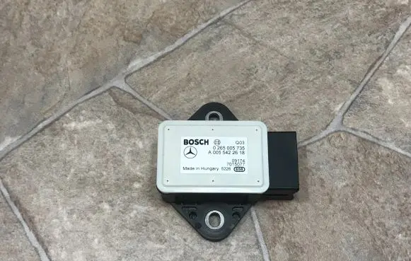 Mercedes-Benz E W212 Yaw turn rate sensor A0055422618