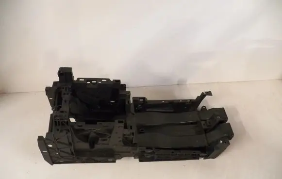Land Rover Defender Glove box central console 8B2045J40APIA 8B2045J40