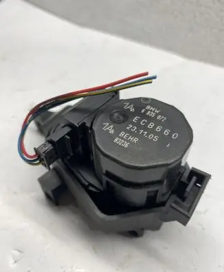 BMW 7 E65 E66 A/C air flow flap actuator/motor 6935072