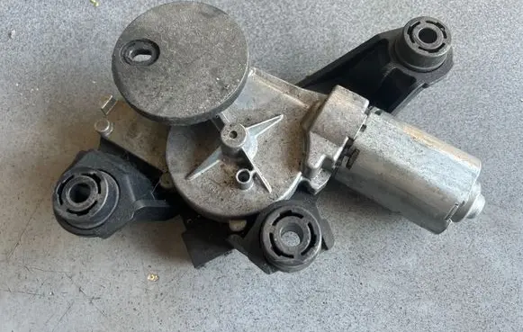 Renault Laguna III Rear window wiper motor 0390201834 287100005R