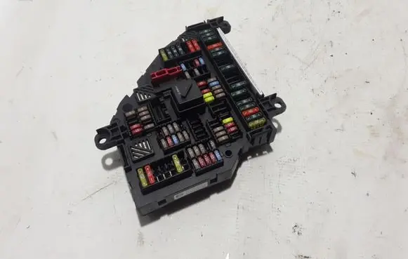 BMW 5 F10 F11 Fuse module 9264923