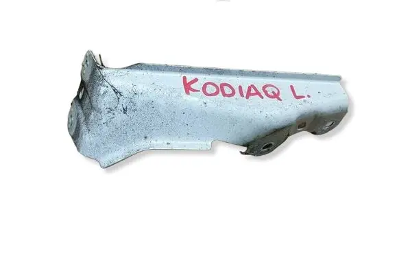 Skoda Kodiaq Fender mounting bracket 565821141