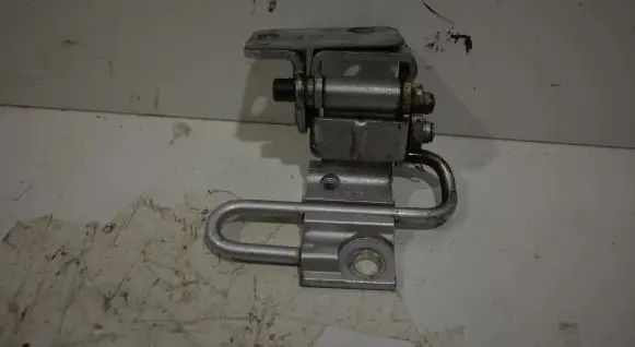 Audi Q7 4L Rear door lower hinge 4L0833411A