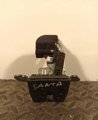 Hyundai Santa Fe Tailgate/trunk/boot lock/catch/latch 812302B000