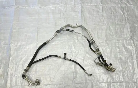 Jeep Cherokee Air conditioning (A/C) pipe/hose 68103269AB