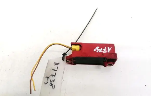 Volkswagen Golf IV Airbag deployment crash/impact sensor 1J0909606D 5WK42350