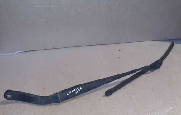 Chevrolet Captiva Front wiper blade arm