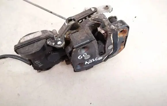 Mazda 323 F Rear door lock