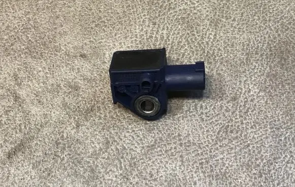 Mercedes-Benz E A207 Airbag deployment crash/impact sensor A2128204926