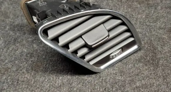Audi A5 8T 8F Dashboard side air vent grill/cover trim 8T1820902G