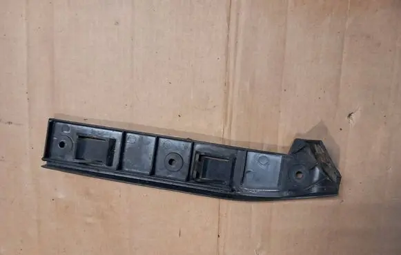 Volkswagen Golf IV Front bumper mounting bracket