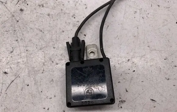 BMW 5 E39 Antenna control unit 16268419 99CHBLR1234318382