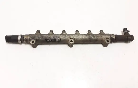 Volvo XC90 Fuel main line pipe 8658252 000157 0445215010