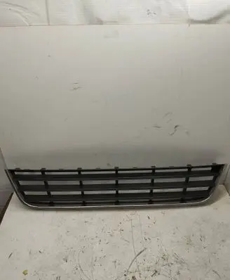 Volkswagen PASSAT B6 Front bumper lower grill 3C0853677