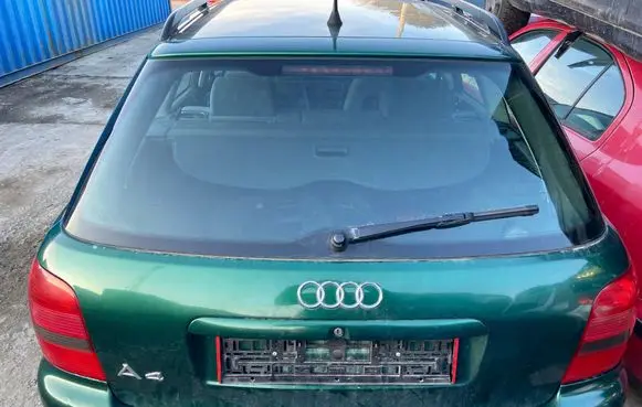 Audi A4 S4 B5 8D Tailgate/trunk/boot lid 