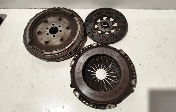 Audi A4 S4 B6 8E 8H Clutch set kit 058105266
