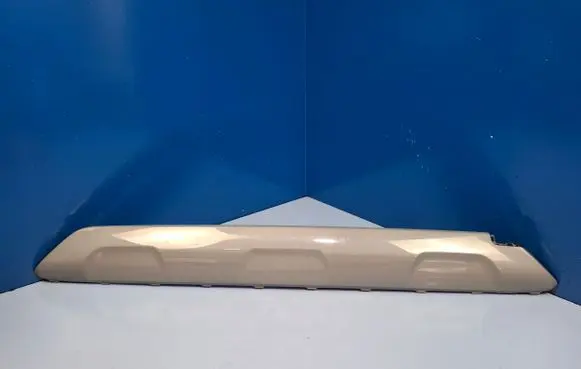 Rear bumper trim bar molding