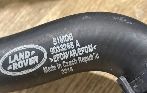 Land Rover Range Rover Sport L494 Engine coolant pipe/hose 9033268A S1M0B 3318