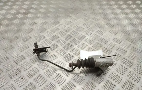 Honda FR-V Master brake cylinder