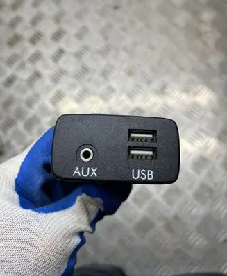 USB socket connector