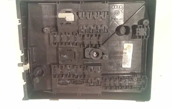 Skoda Octavia Mk2 (1Z) Fuse module 1K0937125A