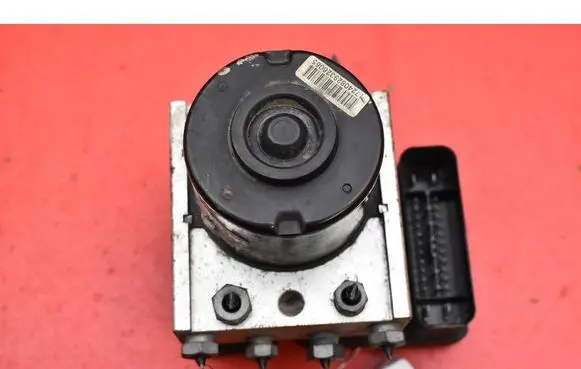 Ford Fiesta ABS Pump 4S612M110CC