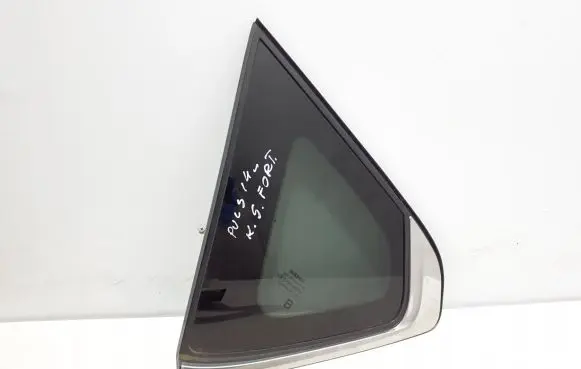 Nissan Pulsar Rear side window 833013ZL1A