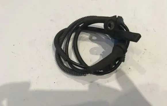 Peugeot 207 ABS brake wheel speed sensor 9655067880