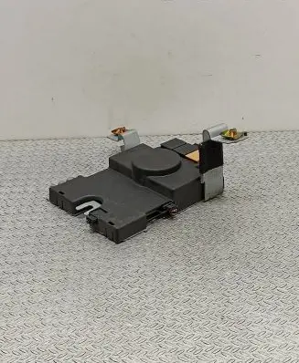 Audi A3 S3 8P Antenna control unit 8P3035225 AU350 12016100