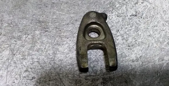 Nissan Juke I F15 Fuel Injector clamp holder