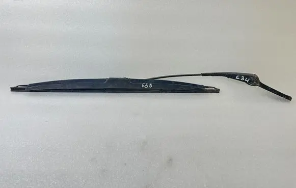 BMW 5 E34 Wiper trim 187112