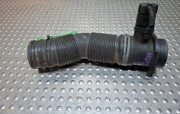 Skoda Fabia Mk1 (6Y) Mass air flow meter S27705800 028002531 038906461B
