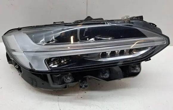 Volvo S90, V90 Headlight/headlamp 31655795