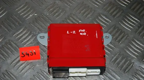 Lexus IS 220D-250-350 Wing mirror control module 8943053010
