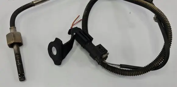 Mercedes-Benz R W251 Exhaust gas temperature sensor A0009052205